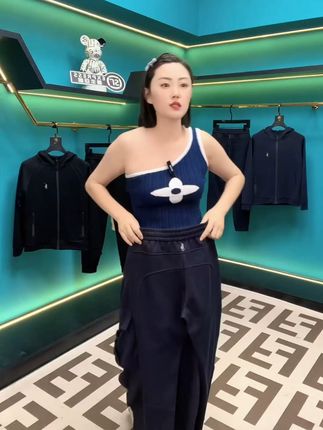 穿上它,轻松应对秋冬职场与休闲!免费退,无压力试穿体验 冬天怕冷星人的福音!这套加绒保暖又帅气的衣服别错过啦~还有运费险哦!#男生穿搭#品质男装#秋季穿搭#秋冬穿搭#男生秋日有效穿搭
