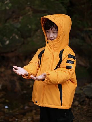 孩子户外不怕风雨,三合一冲锋衣免费退! 冬天孩子怕冷?这款加厚外套有运费险!不拍白看,喜欢就下单吧~#冬日穿搭测评