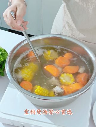 大号汤勺轻松搞定火锅盛宴! 家里做菜总担心油溅一身?这款锅具帮你解决烦恼!