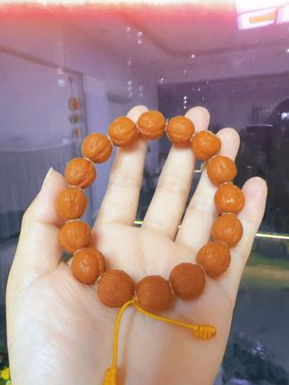 手心里的细腻触感,这核桃太适合把玩了! #盘串 15+小尺寸招财三角肉蛙