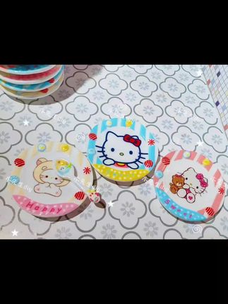 太萌了!桌面上的Hello Kitty美食乐园 这个小玩意儿太好玩了!每个都超精致,快来看看吧~#解锁暑假的N种花式过法 #丑萌盲盒开箱 #定制食玩 #捏捏乐 #捏捏 