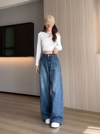 复古高腰牛仔裤,小个子女生的显高秘诀! 秋冬穿啥都臃肿?试试这款裤子!修身不紧绷,上身超棒!#牛仔裤#小个子穿搭#显瘦裤子#百搭神裤#梨形身材穿搭大赏