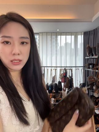 路易威登腋下包,轻松提升你的时尚感! LV经典小号手袋!全新升级版型,更轻便、更好看~#好物推荐🔥#二手奢侈品#包包推荐#奢侈品#lv