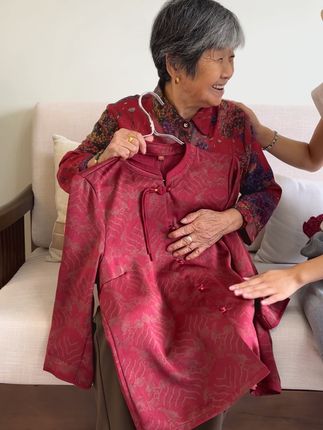幸福没有满分,但对妈妈的好,永远不要等下一次#新中式穿搭 #送妈妈的礼物 #妈妈的世界很小里面装满了你 #中老年女装