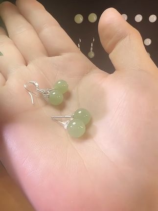 国风耳钉,小巧精致,轻松耳洞新手也能驾驭! 姐妹们!这个季节一定要戴一对小点缀啊!!太美了~快来看看吧~#穿搭#耳钉耳环推荐#和田玉直播#和田玉#国风