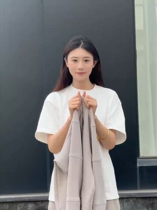 穿上它,秋天也能慵懒自在! 秋冬穿啥?这款套装让你温暖又时尚!#男生穿搭#品质男装#秋季穿搭#慵懒风穿搭#初秋一周不重样穿搭