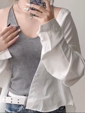 穿上显瘦吊带,轻松换季无烦恼! 姐妹们!这个季节一定要试试的一体式打底衫~关键现在有运费险!!!不拍白看哦~#百搭#美背背心#吊带背心#秋冬新款#国庆旅行ootd