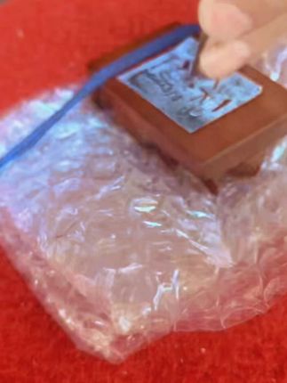 古法雕刻,雷击枣木摆件让家更有文化底蕴! 想让生活平安喜乐?试试这寓意美好的非遗手工艺品!#文玩爱好者 #民间手艺 #文玩 #雷击木  #非遗文化