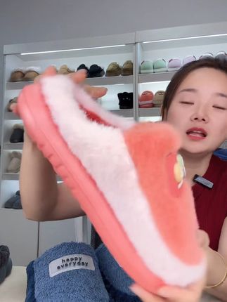 冬天脚不怕冷,大码加绒拖鞋暖到心扉! 秋冬季节必备!这款加厚防寒又美观的棉拖鞋,让你在家脚暖心更暖!#棉拖鞋#居家好物#加绒加厚#秋冬必备#当你的家开启女生模式