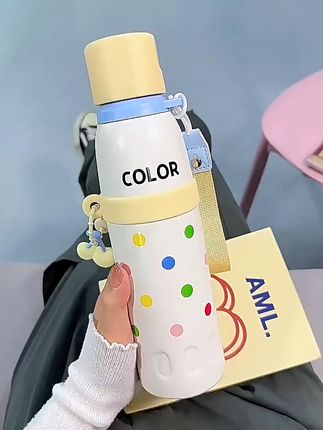 冬天喝水不怕凉,大容量保温杯还能免费退! 今天下午四点半到六点钟下单,有运费险!就是说如果不喜欢这款产品,可以直接退回去!#保温杯#儿童保温杯#学生水杯推荐#开学必备#开学倒计时挑战