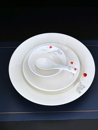 告别廉价感,五星级酒店同款餐具让宴会招待更有面子! 想让宴请更有品质?试试这套高端大气的酒店同款餐具!#陶瓷餐具 #酒店摆台餐具 #餐具 #餐具套装 #对奇奇怪怪的餐具真没抵抗力
