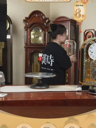 复古立钟,客厅瞬间高级感!免费退货,放心买! 喜欢摆件的朋友看过来!这款落地钟有运费险,不满意可退哦~#好物推荐🔥#强烈推荐#家里普通一平方美学就不普通