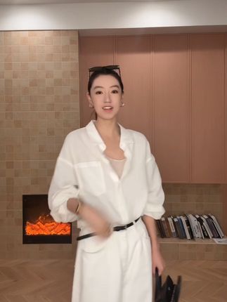 穿上这件衬衫,你就是派对焦点! #如果上班都穿流光高智风 #早秋穿搭公式来了 #晒出你的硬核穿搭公式 #琥珀系拉抽屉变装 #高个子女生穿搭