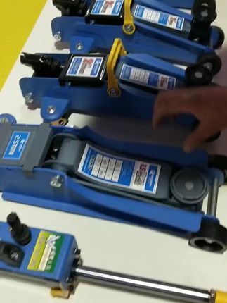 车子抛锚不用怕,液压千斤顶包邮到家! 感谢大家的支持!下单后安排发货,#好物推荐🔥 #强烈推荐 #源头实力厂家 #好东西一起分享