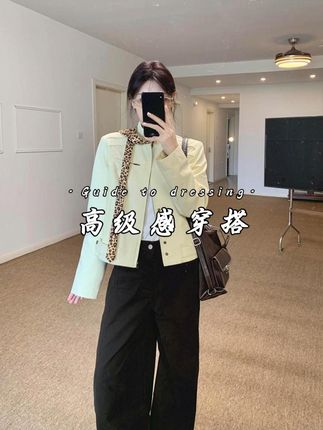 秋冬季节必备!这款立领拉链外套超有质感 #秋季穿搭 #高级感穿搭 #显瘦穿搭 #短外套 #被秋日氛围感穿搭拿捏了