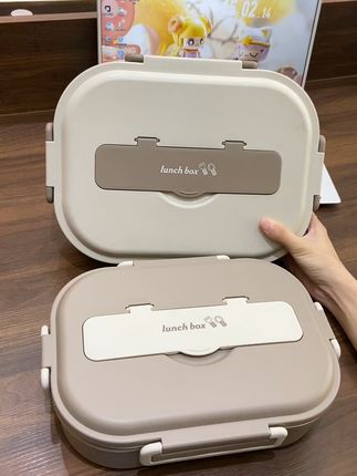 上班族午餐新救星!微波炉加热不怕变形的不锈钢饭盒来了! 这个保温效果真的太好了!早上装上热腾腾的饭菜,中午吃还是温乎乎的。而且颜值高、质量好,性价比超高!#第一次见到如此虔诚的筷子#会跳舞的隔热垫还是太超前了#宿舍实用好物大分享#打开年轻人的装修信息差
