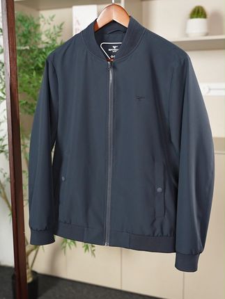 一件好夹克,是男人穿搭得利器#不挑年龄不挑身材 #秋款上新 #七匹狼男款 #七匹狼简约男装