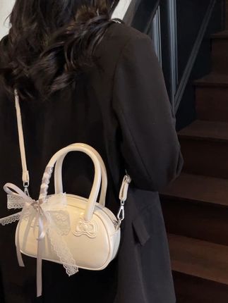 超萌学院风小方包,百搭不踩雷! 秋冬必备的小方包来咯!超实用又好看~快来看看吧!!#包包推荐#包包#小众设计感#百搭包包#我的七夕不出错清单