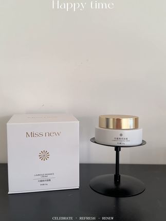 保湿紧致,用完这瓶面霜皮肤状态大不同! 女生需要一款真正帮助皮肤改善的面霜~用心去做好每一个产品的品质,才会有更多的回头客#好物推荐🔥 #护肤 #脸部护肤 #面霜 #护肤分享