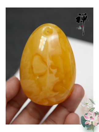 天然蜜蜡吊坠,佩戴出不一样的优雅风情! 想买高品质、高性价比的蜜蜡?这款项链别错过!#好物推荐🔥#项链#吊坠#琥珀蜜蜡#首饰分享