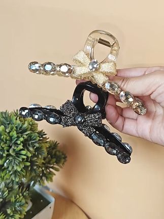 优雅变身!水钻蝴蝶结抓夹轻松搞定女神发型 夏天一定要试试这种发型!优雅又浪漫~关键还不需要打底网哦~#抓夹 #头饰发饰 #鲨鱼夹 #水钻抓夹