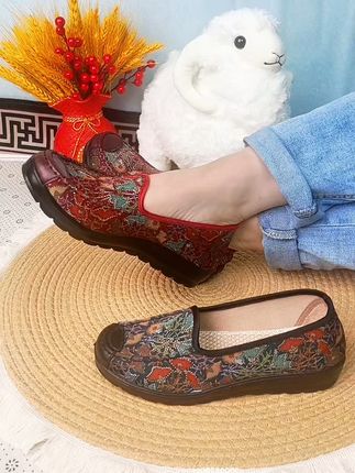 穿上这双软底布鞋,妈妈再也不怕走不动路了! #跟着金智秀拿捏时髦混搭风  #来抖音商城双11领超级补贴