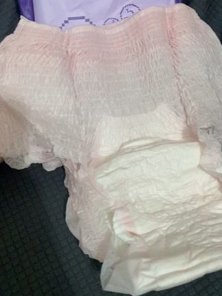 试过就离不开!子初安睡裤让产后护理超轻松! 每次经期和产后,子初安睡裤都像贴心伙伴!柔软亲肤的材质贴身穿超舒服,敏感肌也毫无负担,高分子吸水层牢牢锁湿,整夜翻身都不怕漏,终于能睡上安稳整觉。高腰设计还能轻轻护着肚子,无荧光剂的安心感更是戳中人心,有它在,特殊时期的焦虑全没了,真的太懂女生的需求!!#种草 #安睡裤 #生理期 #卫生巾 #透气舒适