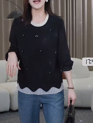 谁懂梨形身材的痛😭这件黑色假两件衬衫简直是救星🌟遮胯显瘦 遮胯显瘦buff叠满💯,藏住肉肉超轻松✅,梨形姐妹闭眼冲🚀!!2025新款法式设计,收腰显瘦一绝,V领拉长颈部线条,木耳边俏皮减龄,轻松化解穿搭困扰~!!关键现在有运费险!不拍白看!#秋季穿搭 #显瘦穿搭 #衬衫 #洋气减龄 #衬衫穿搭公式来了