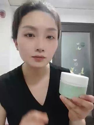 好看的脸蛋,只属于坚持护肤的女孩#美白焕肤心动好礼 #修护敏感肌救星清单