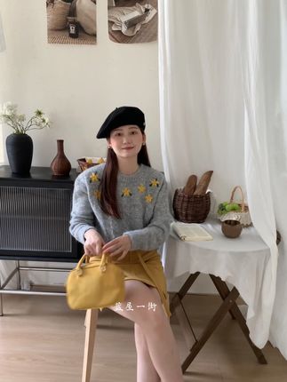 穿上这件暖黄毛衣,秒变温柔少女! 秋冬穿啥?这款日系复古风毛衣帮你解决难题!#秋季穿搭#早秋穿搭#秋冬穿搭#针织衫#被秋日氛围感穿搭拿捏了