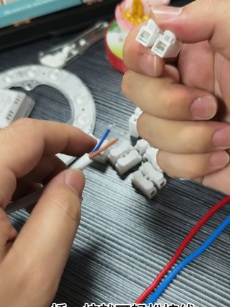 电线连接烦恼终结者,轻松搞定家居布线难题! 接灯接线不好办?试试这种接线神器!用了这款端子,电路就像被施了 “定身咒”,安全稳定纹丝不动!#家居好物 #接线端子 #电工接线 #五金工具
