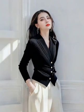 穿上显瘦针织套装,秋天你也做气质女神! 秋冬穿啥?这款时尚套装帮你解决难题!#高级感穿搭#秋季穿搭#显瘦穿搭#套装#被秋日氛围感穿搭拿捏了