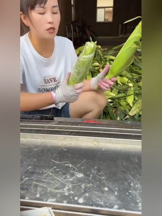 新鲜爆浆玉米,早餐减脂新选择! 今天又是一个忙碌的一天!早上来一根这个玉米真的太舒服了!#云南甜玉米 #水果玉米 #优质农产品 #粗粮