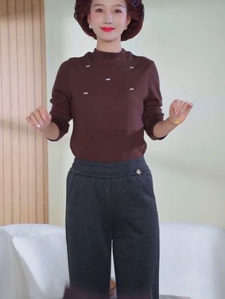 妈妈再也不用担心秋冬季穿得不够暖!直筒裤加绒高腰,免费 姐妹们!这个季节一定要买一条这样的裤子!关键现在有运费险!可以放心试穿了!#中老年女装 #时尚妈妈装 #休闲裤 #直筒裤 #加绒加厚