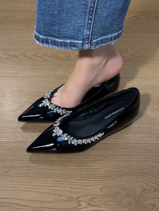 简约舒适, 有悄悄增高哦!!! #尖头单鞋女 #内增高女鞋 #好穿不累脚 #脚宽脚胖都可以 #爆款手游