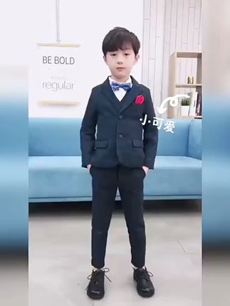 小男孩穿这款小西服,瞬间变身小绅士! 孩子参加重要场合没合适衣服?这款男士服装解决难题!#面料柔软舒适#高品质童装#秋冬穿搭#男童穿搭#学院风穿搭
