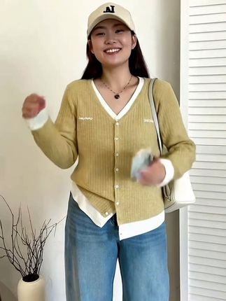 大码女生终于有救了!撞色v领开衫太显瘦了 秋冬穿啥?这款宽松休闲外套帮你解决难题!#秋季穿搭#大码女装#针织开衫#遮肉显瘦#被秋日氛围感穿搭拿捏了