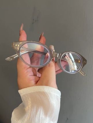 戴上它,素颜也能美翻天!复古猫眼眼镜变身神器 这个冬天一定要戴的眼镜!戴上它真的太好看了吧~关键还不贵哦!!#张予曦琥珀流光式入秋#跟电子闺蜜晒红人秋日穿搭#小个子女生的夏日通勤穿搭#早秋中性风穿搭#秋季开学穿搭分享