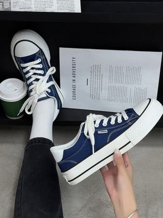 #好鞋推荐  #帆布鞋  #ootd穿搭  #谁穿谁好看  #爆款热卖中 