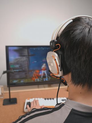 玩游戏听声辨位超准!职业战队调音一键7.1电竞游戏音效 这款耳机真的太好用了!音质效果超棒!关键现在还有运费险,不拍白不拍黑#游戏耳机 #游戏外设 #听声辨位 #吃鸡神器 #西伯利亚s31