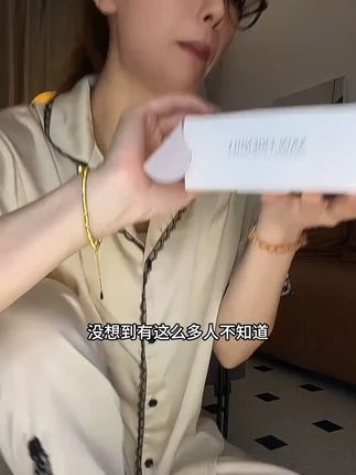 #给夏天一点颜色看看 #迪丽热巴新中式恋夏风 #围观红人神级出片现场 #素颜试穿网络爆款衣服 #用张元英进行曲打开初恋风穿搭