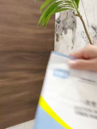 揭秘!一次性便携浴巾,重新定义旅行清洁 采用100% 天然植物纤维,摸起来软乎乎的,亲肤感拉满,敏感肌也能放心用。韧性超强,吸水力更是没话说,擦身体几下就干,不像有些薄款,擦半天还湿哒哒。最贴心的是双面纹路设计,A 面珍珠纹,清洁力 max,能轻松带走身上的水珠和小污垢;B 面柔软细腻,独立便携袋装,小小一包不占地方,出差、旅行揣包里就走。#好物推荐🔥 #出差旅行必备 #酒店住宿 #一次性浴巾 #旅行好物