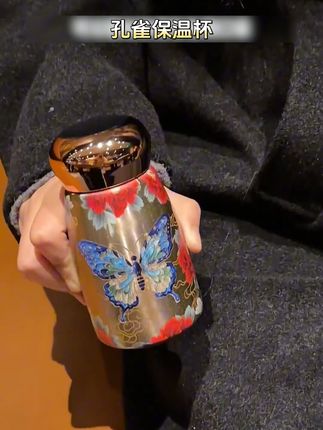 复古国风口袋杯,智能显示温度,随时随地享受好水! 这个小杯子真的太好用了!出门在外随时喝热水,还能显示温度!#杯子#好物推荐🔥#保温杯#吸管杯#316钢保温杯