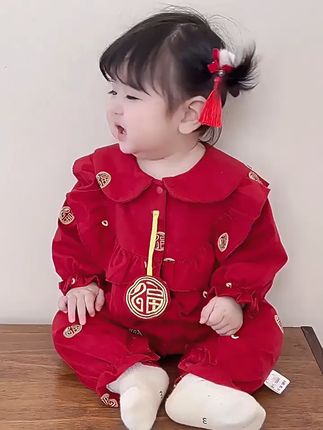 红装裹身,福纹满衣,小宝贝把传统的喜庆穿成了灵动的可爱摸样~#新中式 #萌娃穿搭 #高品质童装 #骗你生女儿