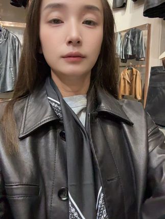 开播开播喽,喜欢这款皮衣的来直播,质量非常好,价格非常香 秋冬必备!这款高端大气又保暖的好物别错过啦~运费险让你放心购物!#皮衣#皮衣外套#秋季穿搭#高级感穿搭#早秋高智感职场穿搭