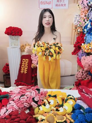 冬天必备!一条就能温暖一整年的手工制品,快来看看吧~#围巾#生日礼物#秋冬新款#高级感穿搭#秋冬穿搭新鲜感在线