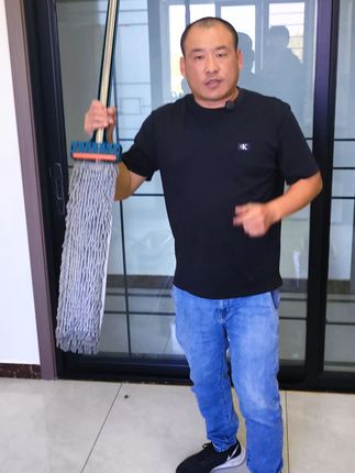 家里地面脏难擦?这款免手洗、自动上水的平板拖帮你搞定!#好物推荐🔥#清洁神器#居家好物#平板拖把免手洗#雪尼尔拖把