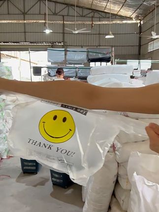 换种袋子,换种心情!升级成“笑脸袋”,口碑和回头客价值千金! 早餐店出餐快人一步!🥡 结实好撕,一拉即断,“笑脸袋”帮你搞定早高峰,员工不慌,顾客不催#笑脸袋 #笑脸袋子 #食品打包袋 #塑料袋厂家