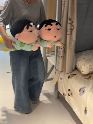 超柔软超治愈的趴趴小新抱枕,赶紧安排一个吧! #蜡笔小新抱枕玩偶 #玩偶抱枕睡觉专用 #抱枕礼物 #少女心好物 #抱枕女生睡觉专用