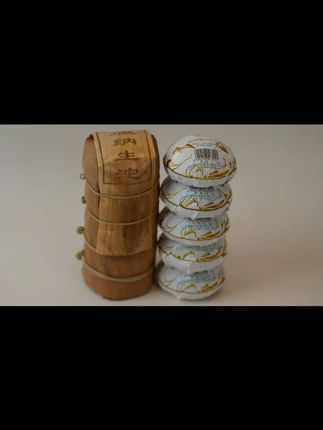 版纳生沱茶,清新解腻,一口回甘! 普洱茶越陈越香!这款版纳生沱茶口感醇厚、香气持久,值得收藏!